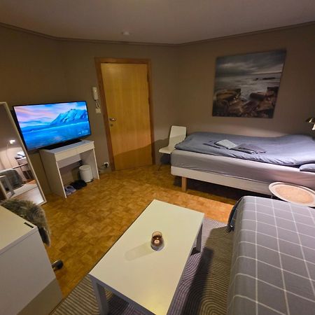 Rom Sentralt I Sogndal Hostel Buitenkant foto