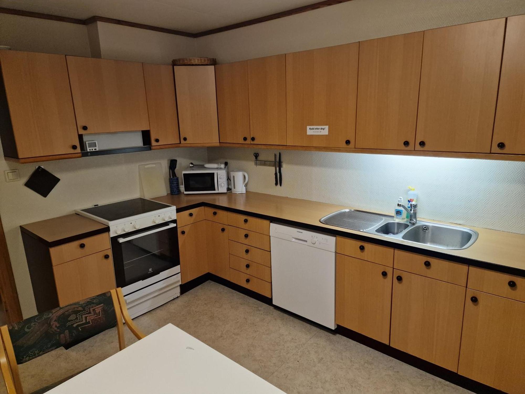 Rom Sentralt I Sogndal Hostel Buitenkant foto