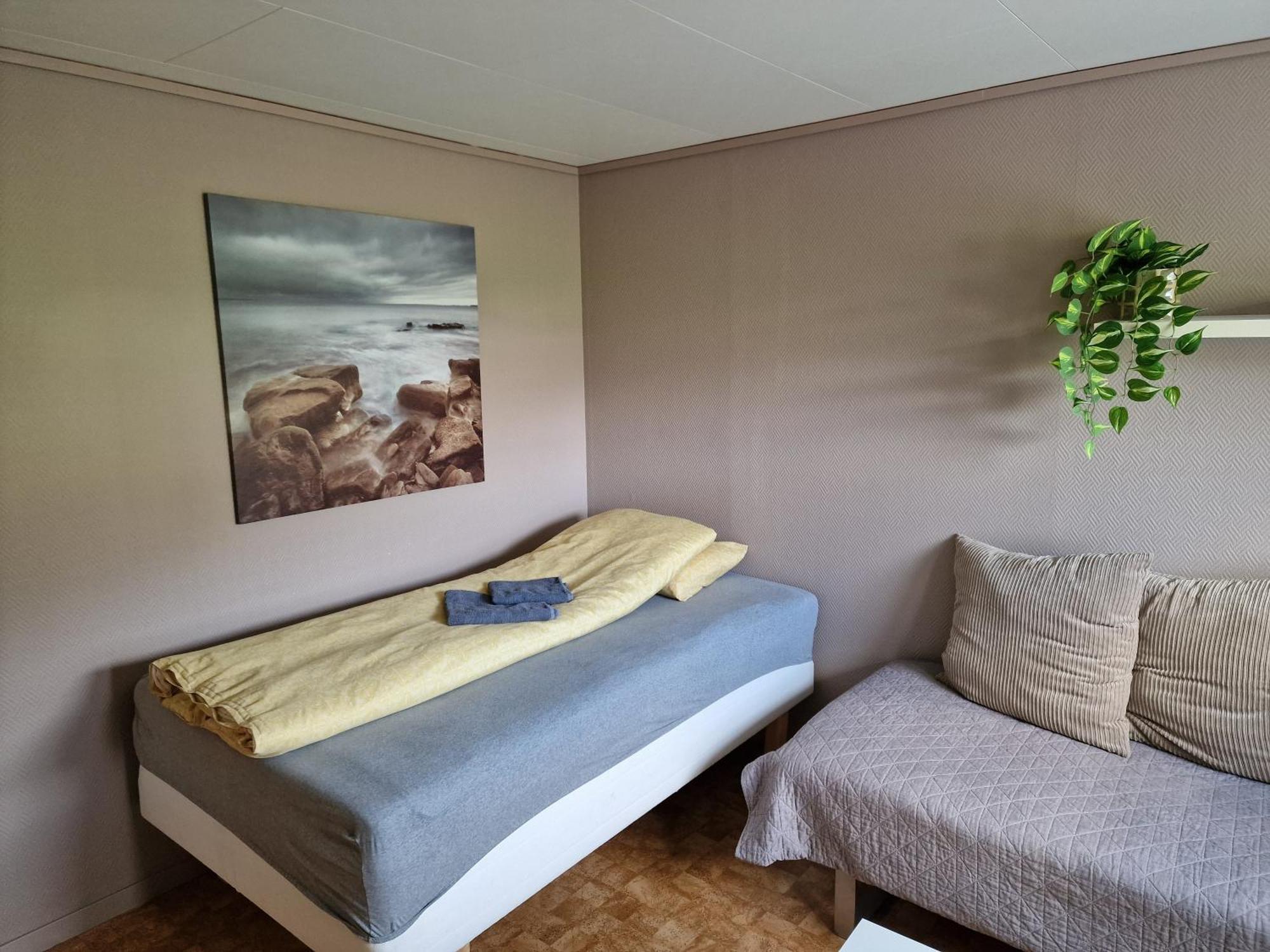 Rom Sentralt I Sogndal Hostel Buitenkant foto