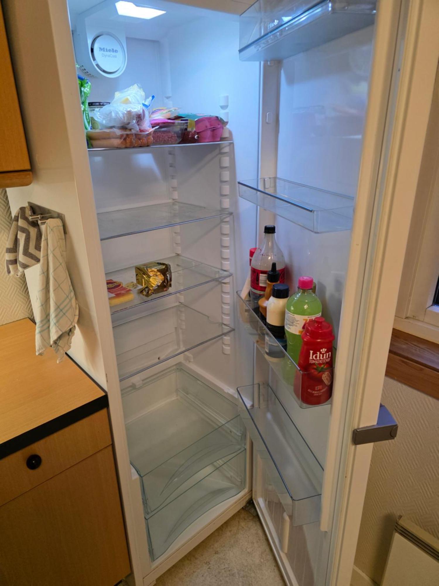 Rom Sentralt I Sogndal Hostel Buitenkant foto