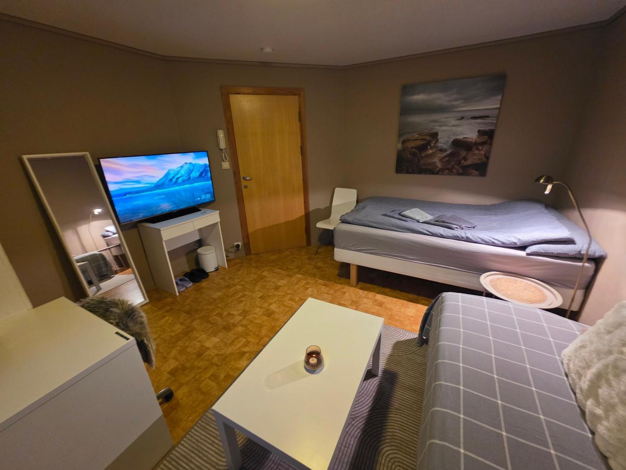 Rom Sentralt I Sogndal Hostel Buitenkant foto